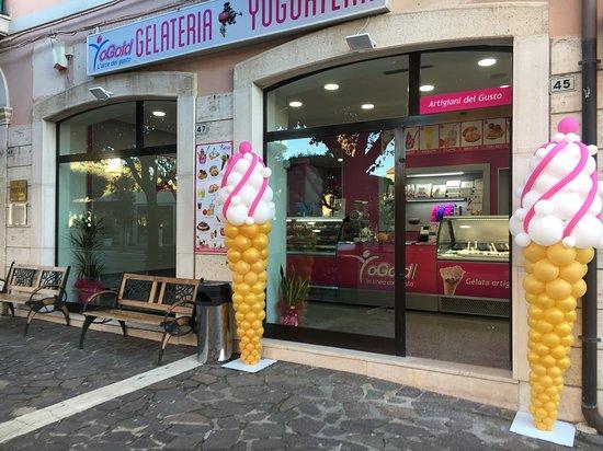 YoGold Gelateria e Yogurteria